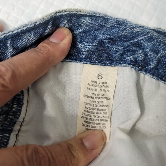 Ripped washed denim shorts, size 6, American Eagle - Picture 3 of 4